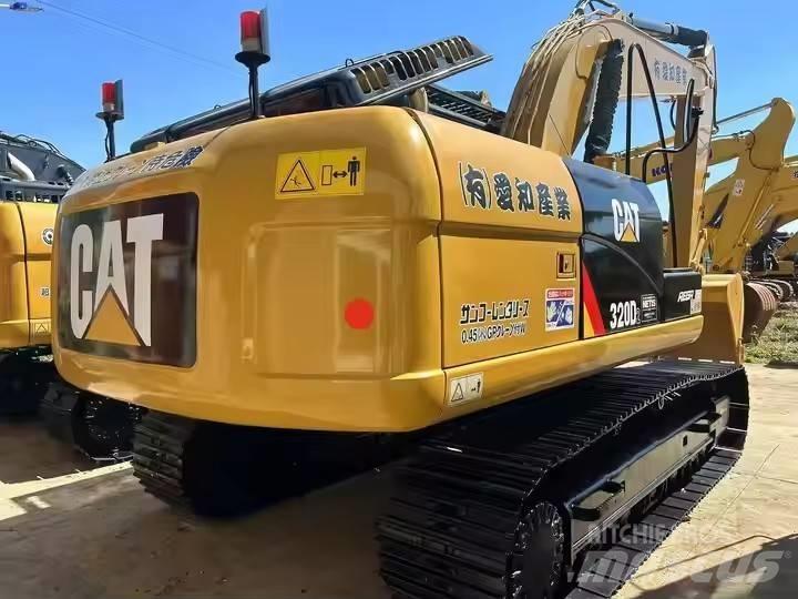CAT CAT320D2 Escavadoras Midi 7t - 12t