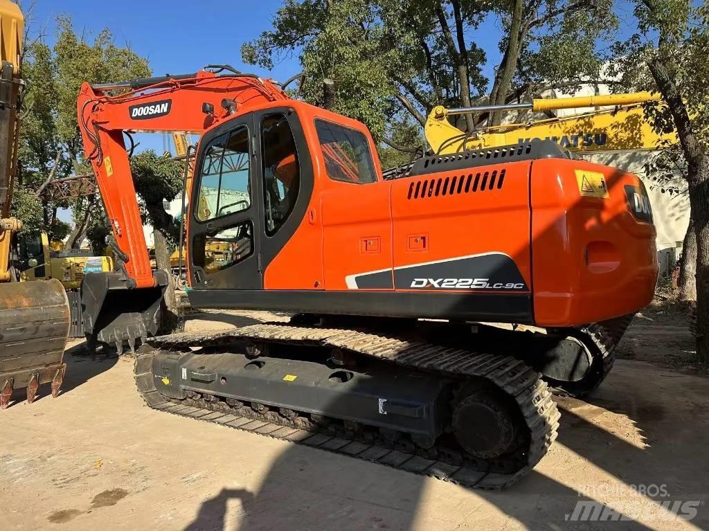 Doosan DX225-9C Escavadoras de rastos