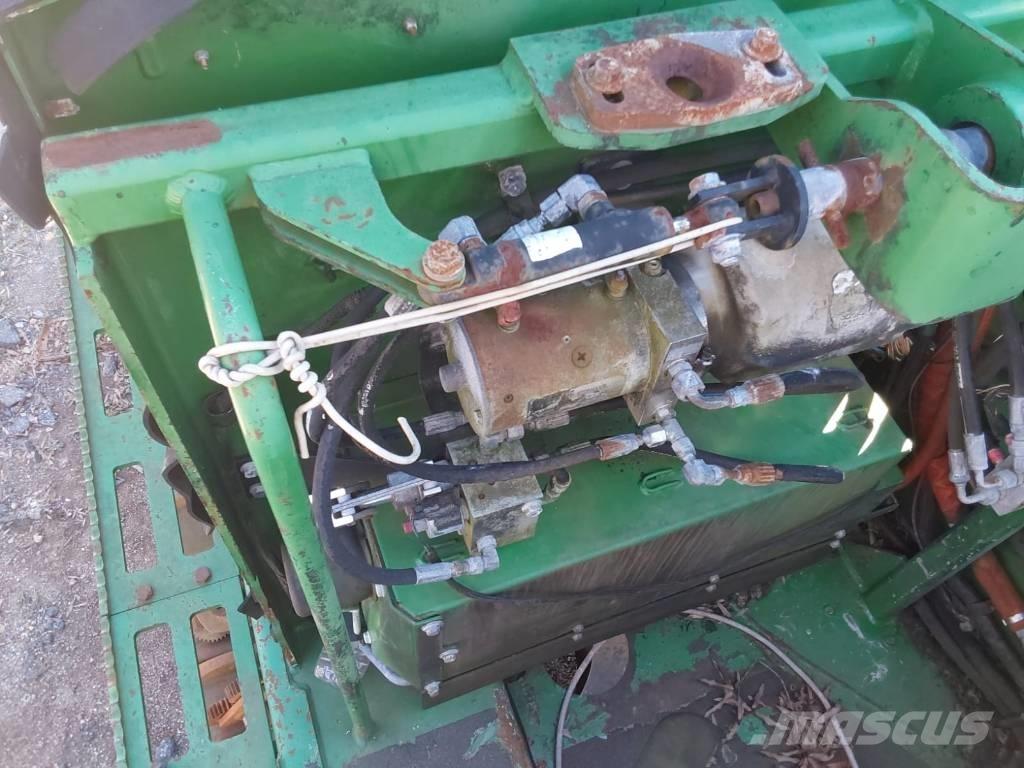 John Deere 903M Cegadeiras