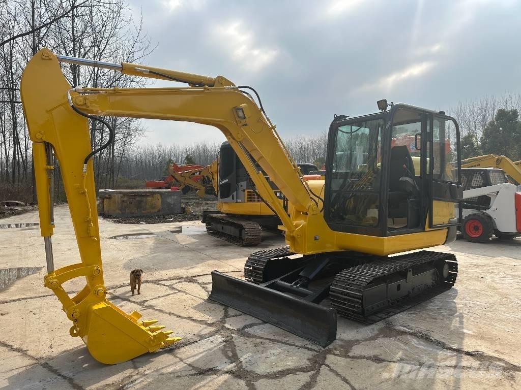 Komatsu PC56-7 Escavadoras de rastos