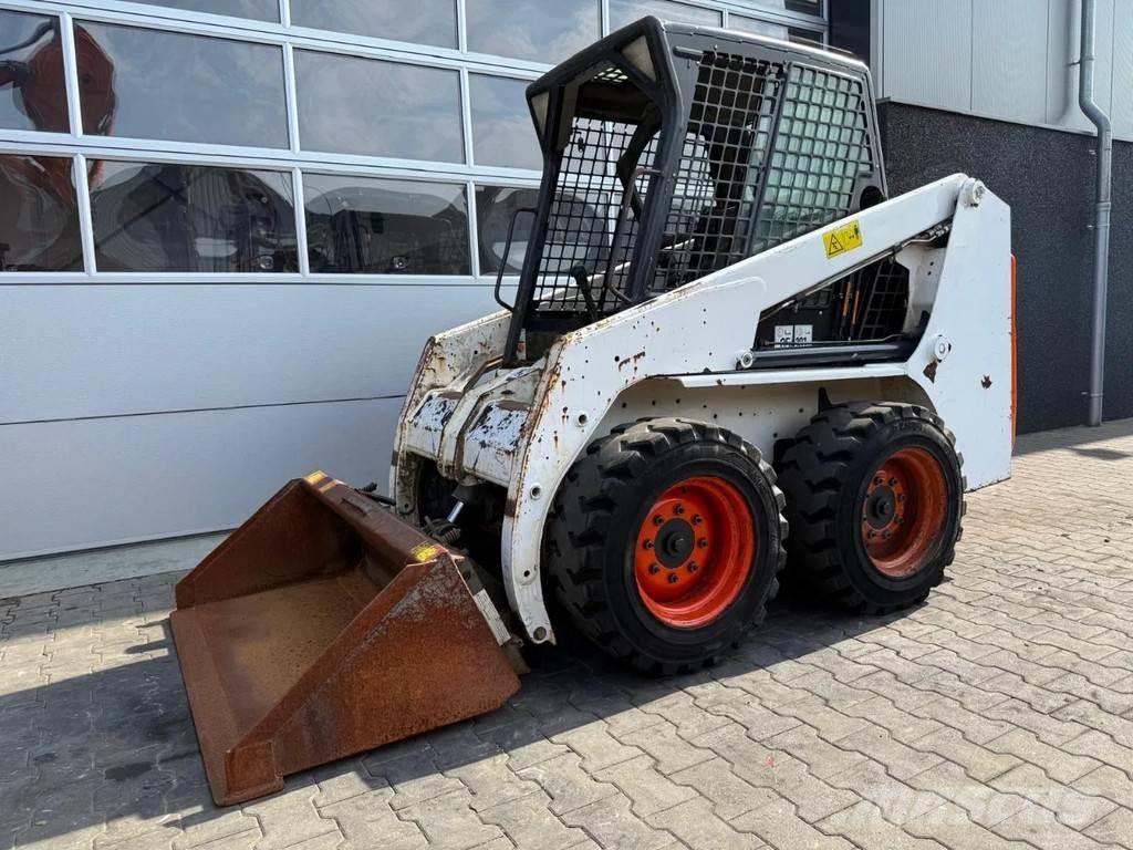 Bobcat S130 Carregadoras de direcção deslizante