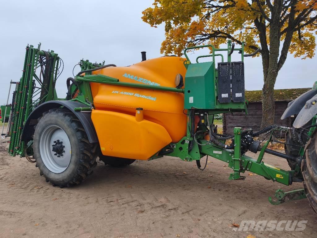 Amazone UX 4200 Pulverizadores rebocados