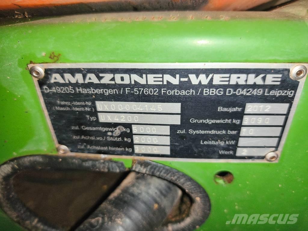 Amazone UX 4200 Pulverizadores rebocados
