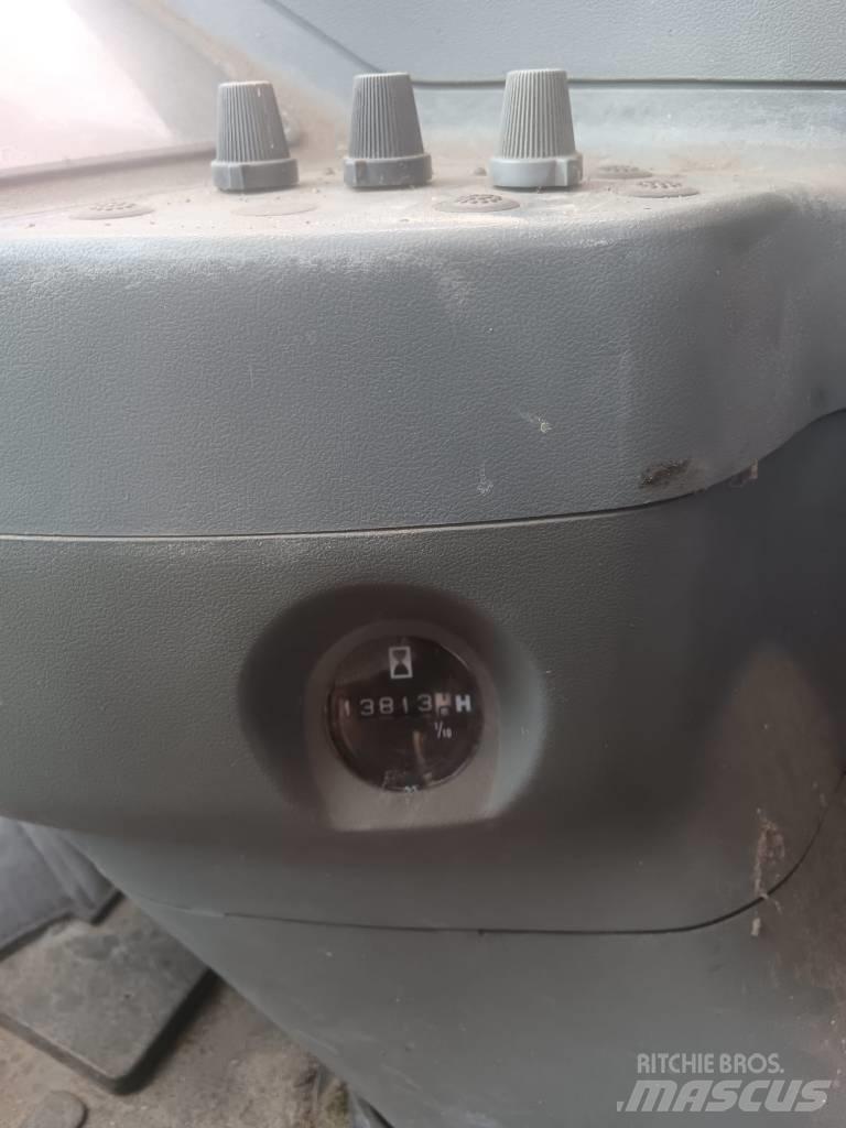 Hitachi EX135W Escavadoras de rodas