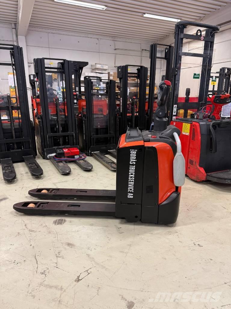 Toyota truck LPE 200 Porta-paletes com plataforma