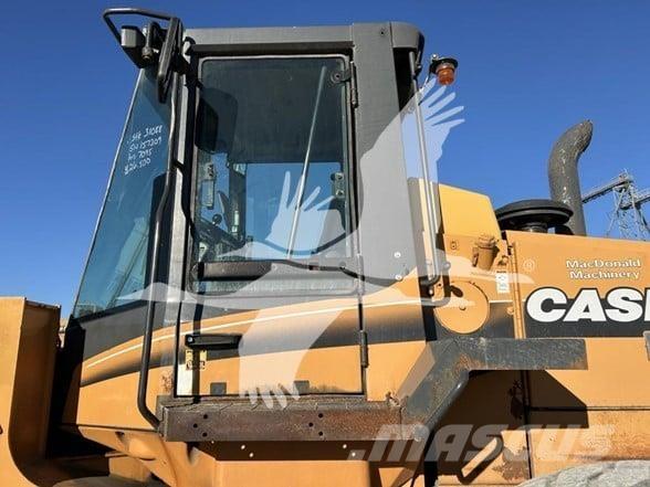 CASE 821C Pás carregadoras de rodas