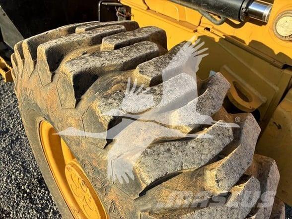 CAT 415F2 Retroescavadoras