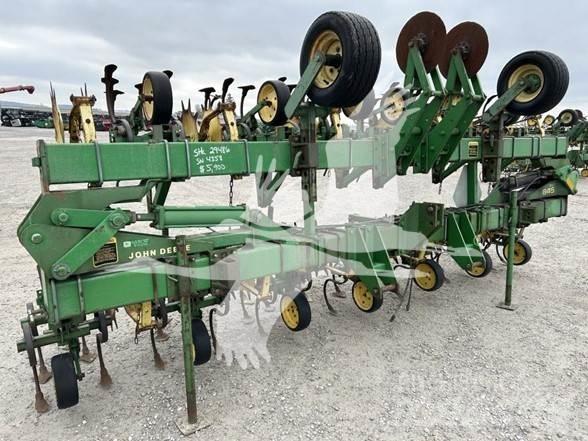 John Deere 845 Cultivadores de cultura em linha