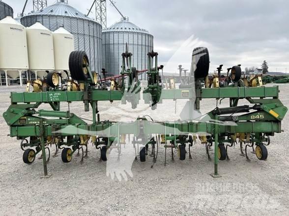 John Deere 845 Cultivadores de cultura em linha