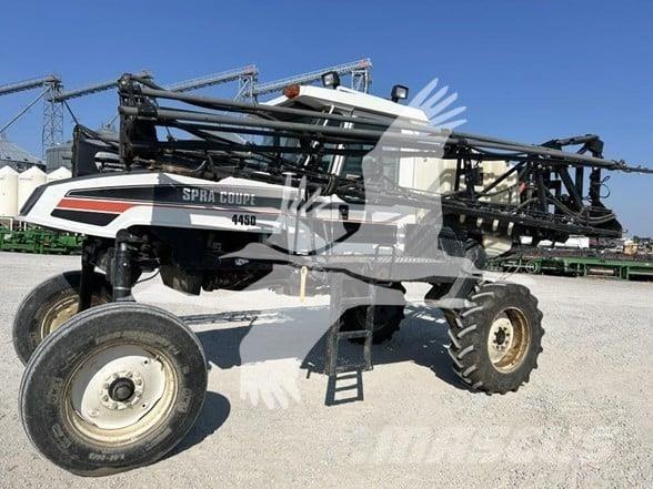 SpraCoupe 4450 Pulverizadores Automotrizes
