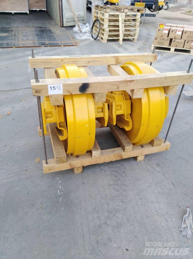 Komatsu D85E-18 Rastos, correntes e material rodante