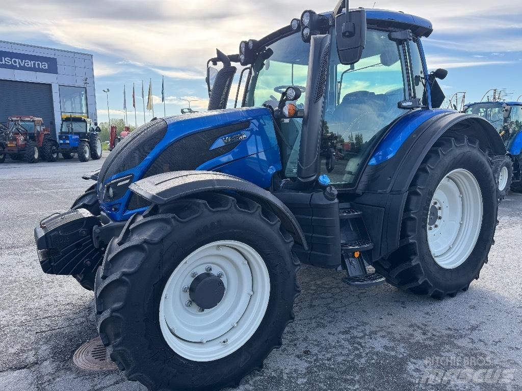 Valtra N 124 Tratores Agrícolas usados