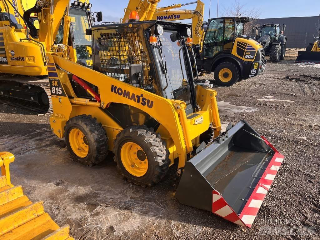 Komatsu SK815-8 Carregadoras de direcção deslizante