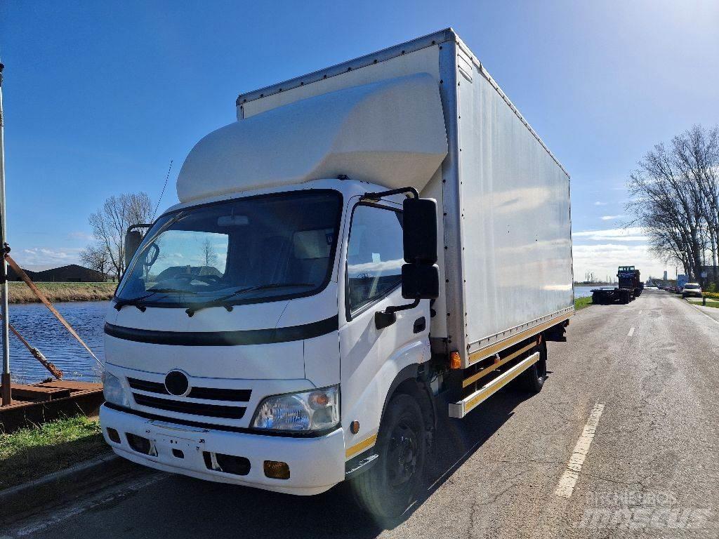 Hino 3815 Camiões de caixa fechada