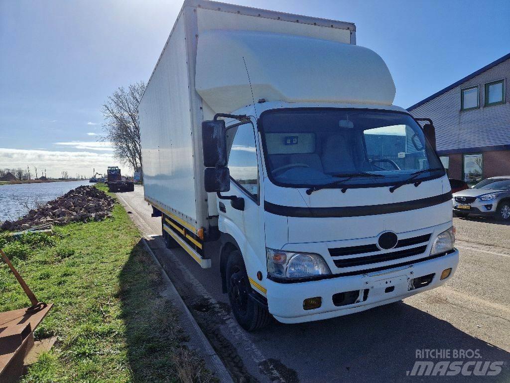 Hino 3815 Camiões de caixa fechada