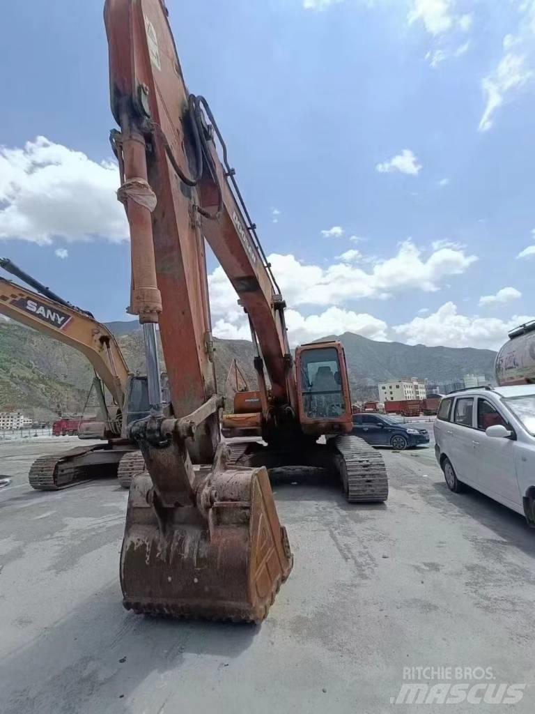Doosan DX 225 Escavadoras de rastos