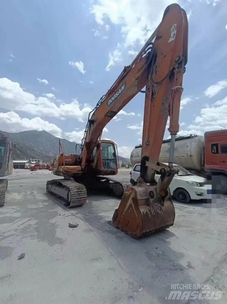 Doosan DX 225 Escavadoras de rastos
