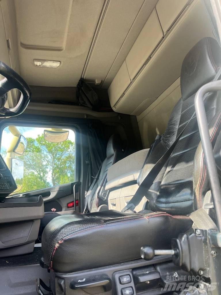 Scania R 520 Tridem Camiões grua