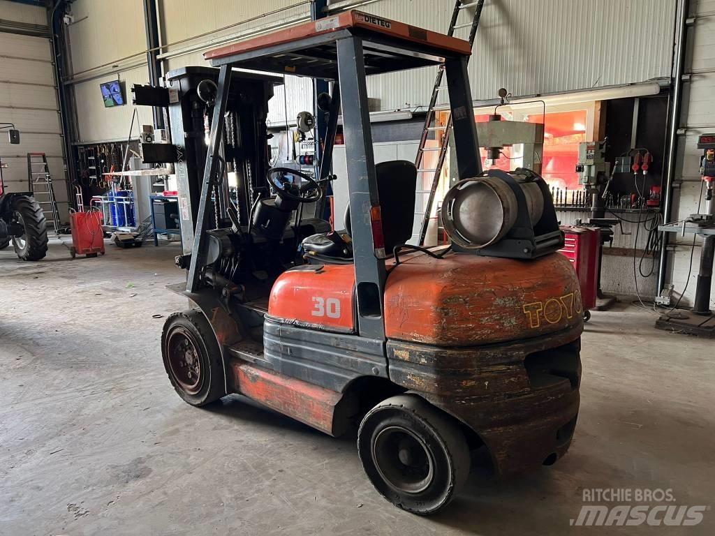 Toyota 02-6 FG F 30 Empilhadores a gás