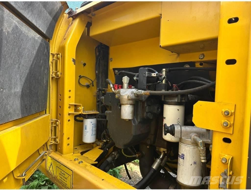 Komatsu PC 210 LC-11 Escavadoras de rastos