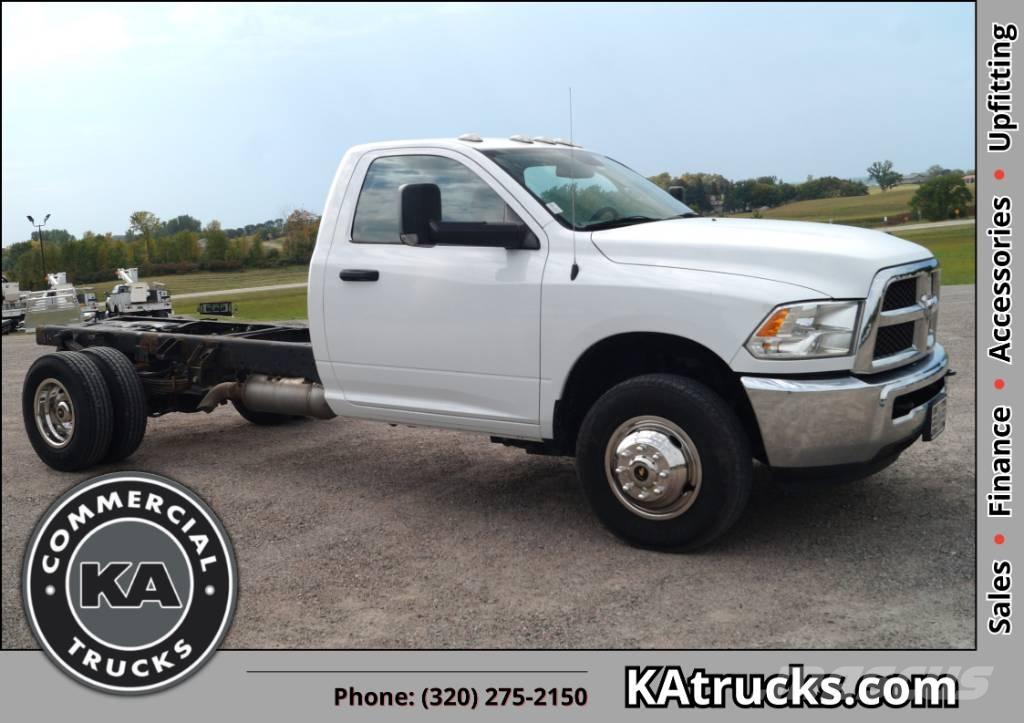 RAM 3500 TRADESMAN Camiões de chassis e cabine