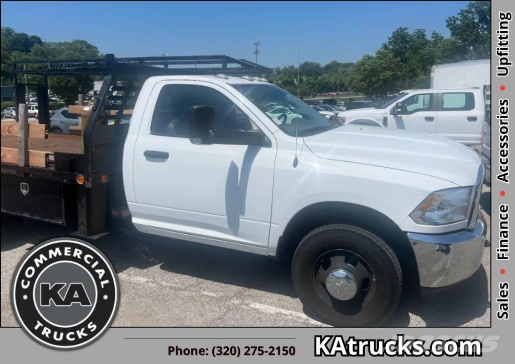 RAM 3500 TRADESMAN Camiões estrado/caixa aberta