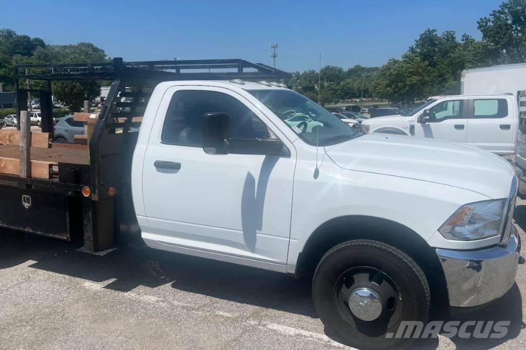 RAM 3500 TRADESMAN Camiões estrado/caixa aberta