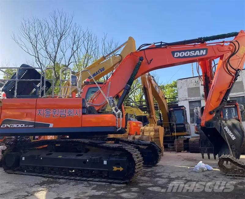 Doosan DX300LC-9C Escavadoras de rastos
