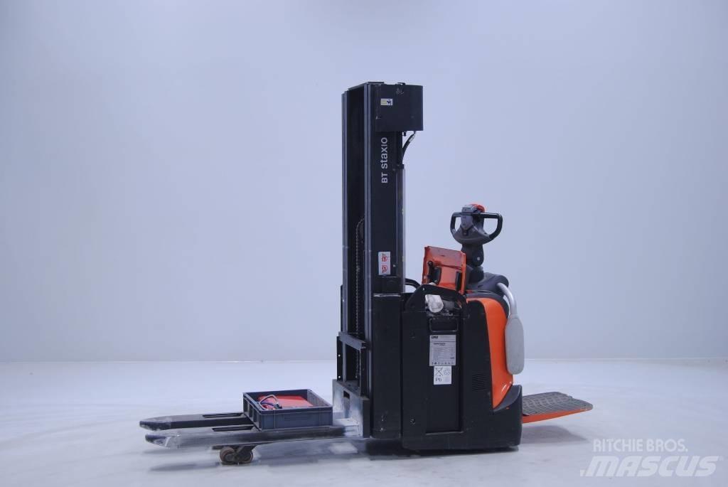 Toyota SPE140L Empilhador para operador externo