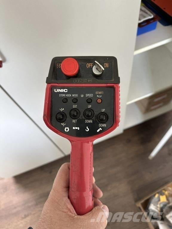 Unic B 345 Gruas de rastos