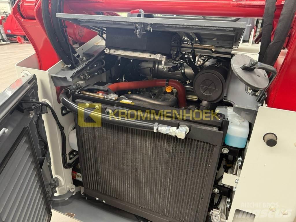 Takeuchi TL 12V-2 Carregadoras de direcção deslizante