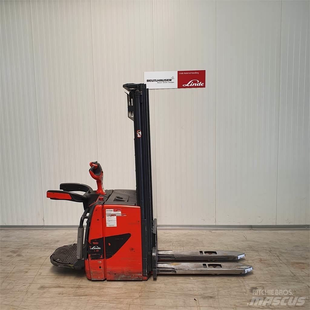 Linde L16AP Empilhador para operador externo