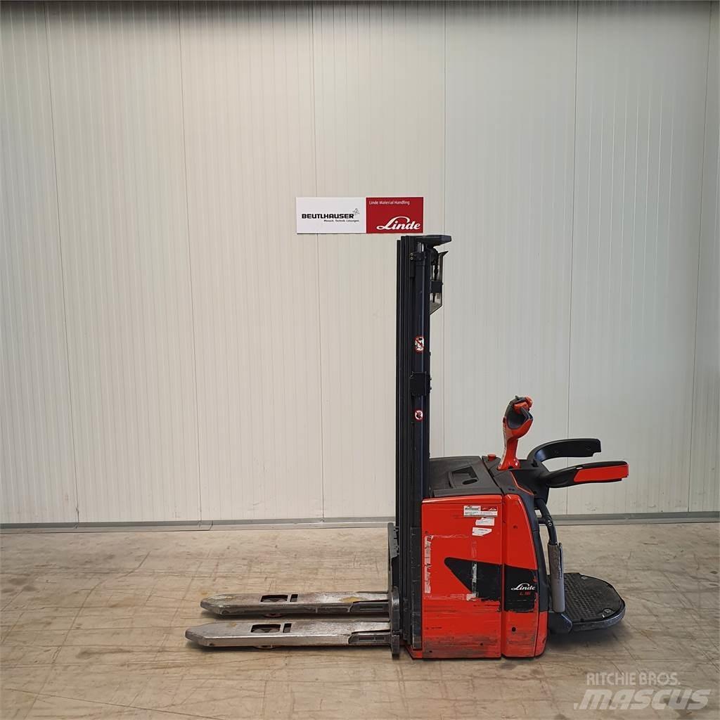 Linde L16AP Empilhador para operador externo