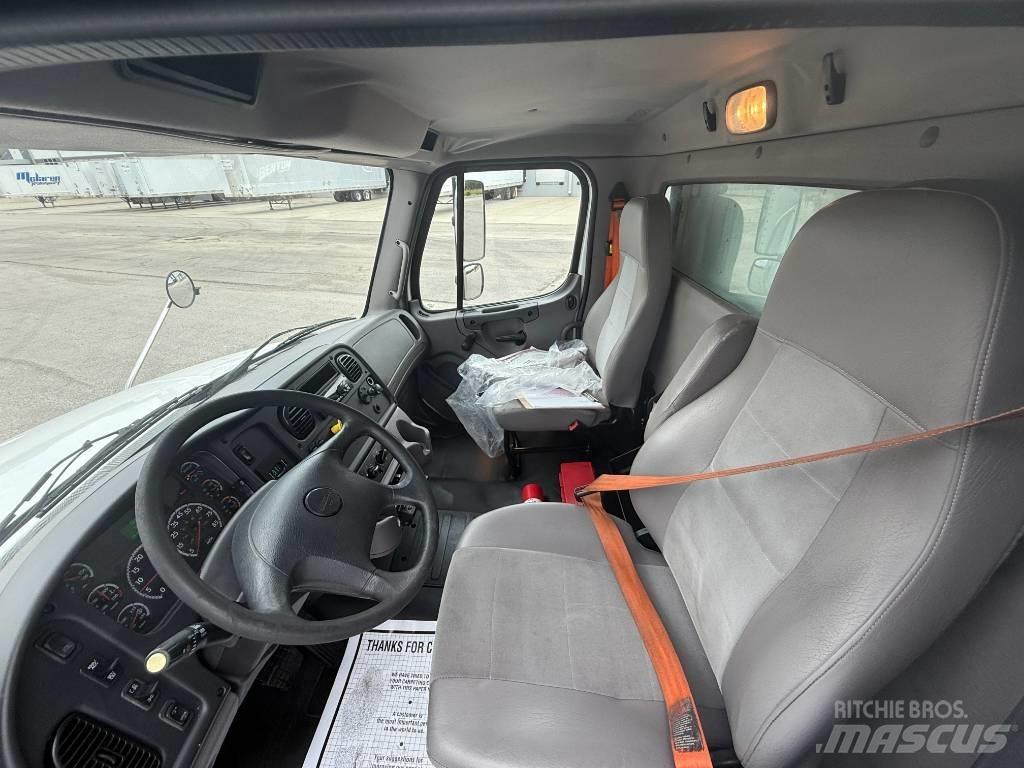 Freightliner M 106 Camiões caixa temperatura controlada