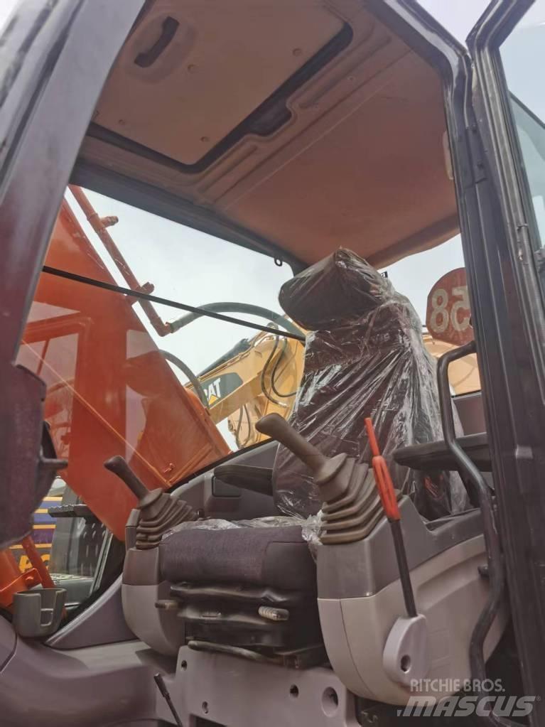 Hitachi ZX 210 Escavadoras de rastos