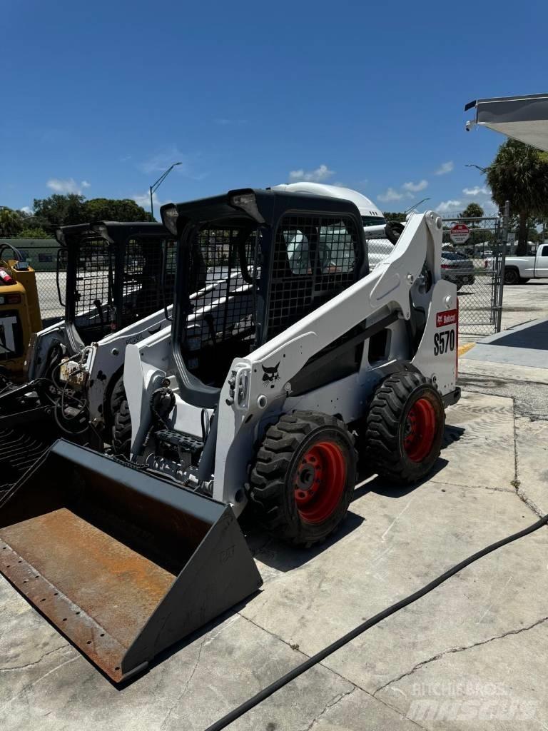 Bobcat S570 Carregadoras de direcção deslizante