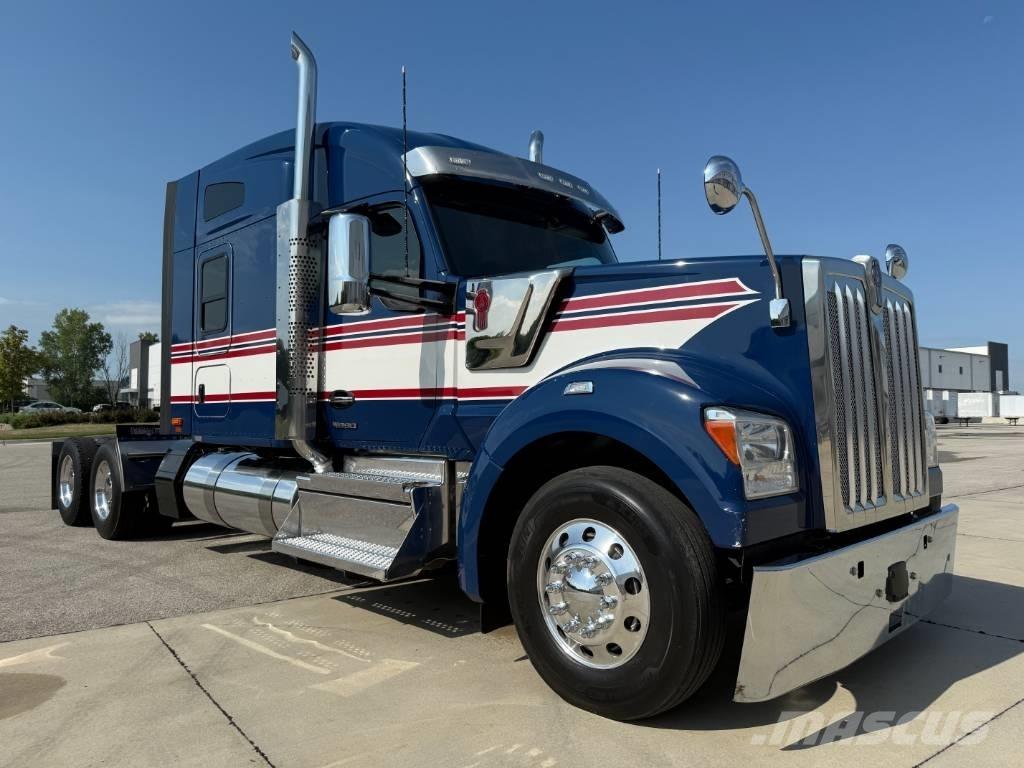 Kenworth W 990 Tractores (camiões)