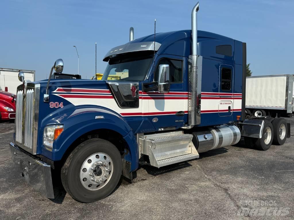 Kenworth W 990 Tractores (camiões)