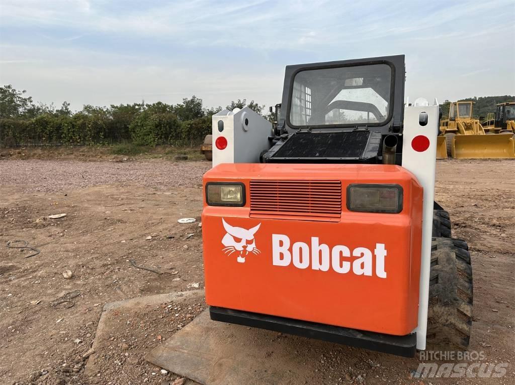 Bobcat S 300 Carregadoras de direcção deslizante