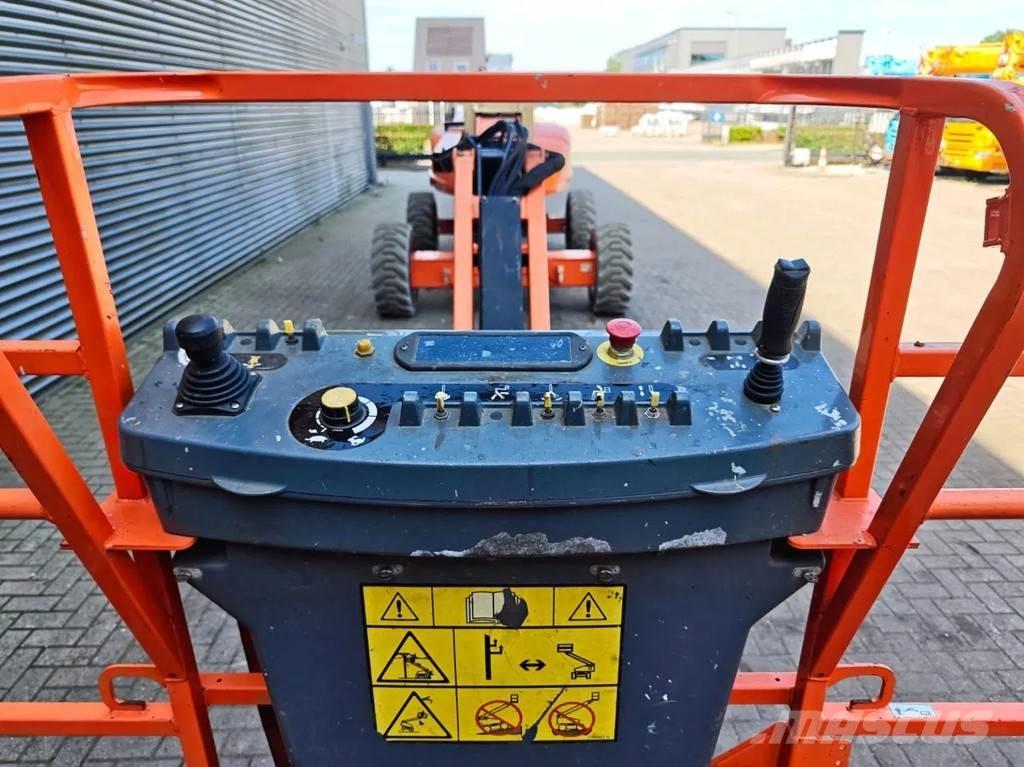 JLG E600 JP Elevadores braços articulados