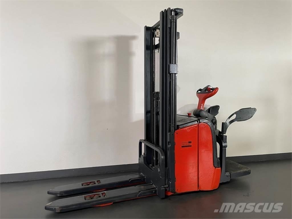 Linde L14AP Empilhador para operador externo