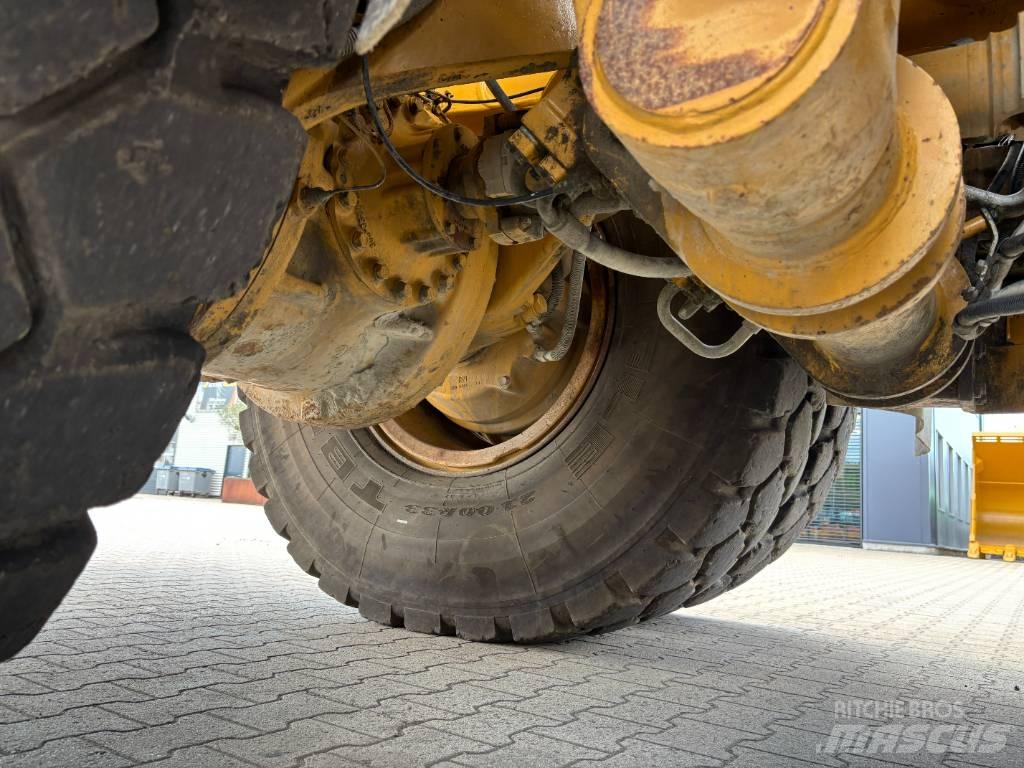 CAT 772G Camiőes dumper basculantes rígidos