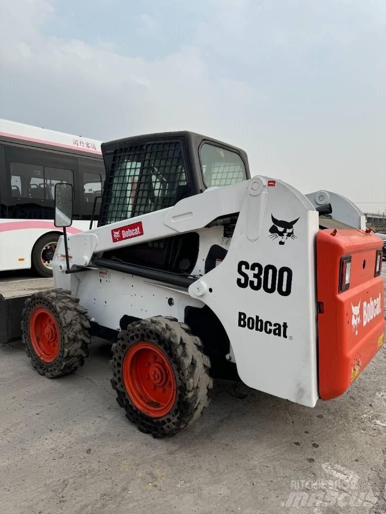 Bobcat S 300 Carregadoras de direcção deslizante