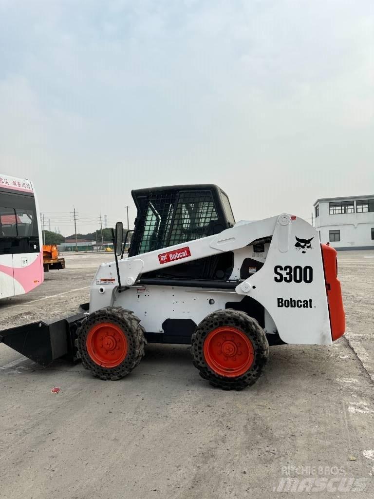 Bobcat S 300 Carregadoras de direcção deslizante