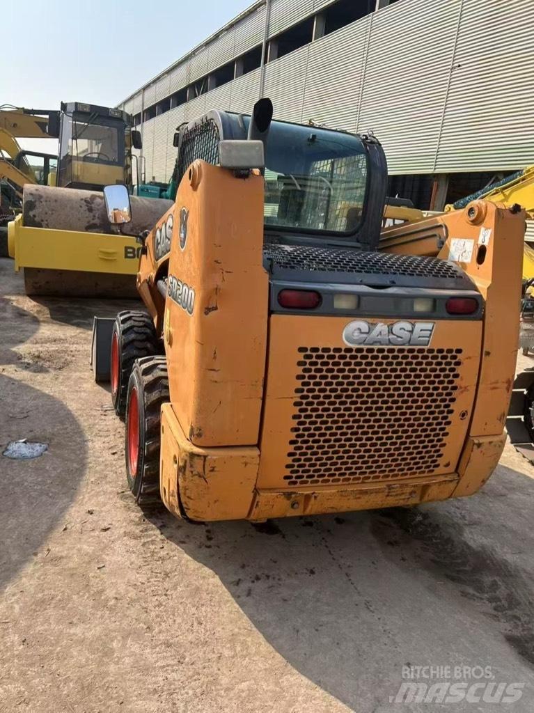 CASE SR 200 Carregadoras de direcção deslizante