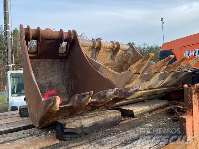 Komatsu PC 210 LC-8 Escavadoras de rastos