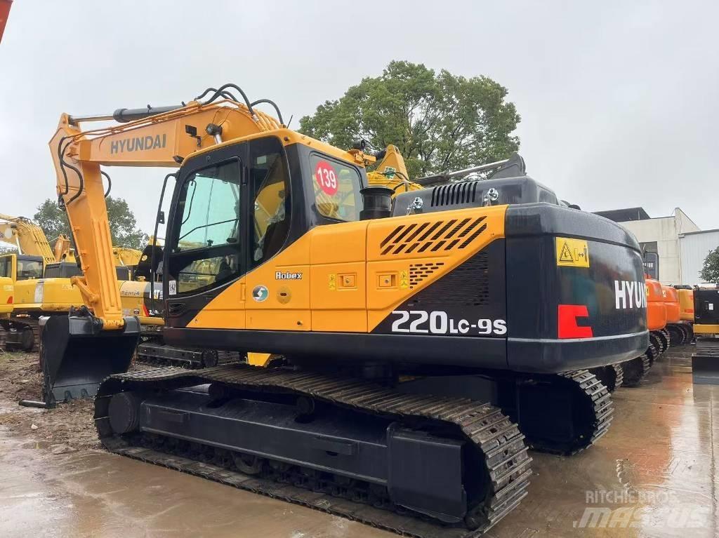 Hyundai R220LC-9S Escavadoras de rodas