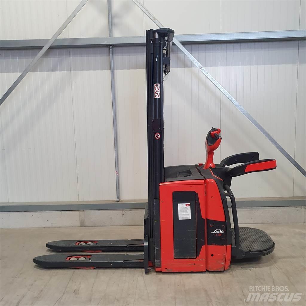 Linde L16APi Empilhador para operador externo