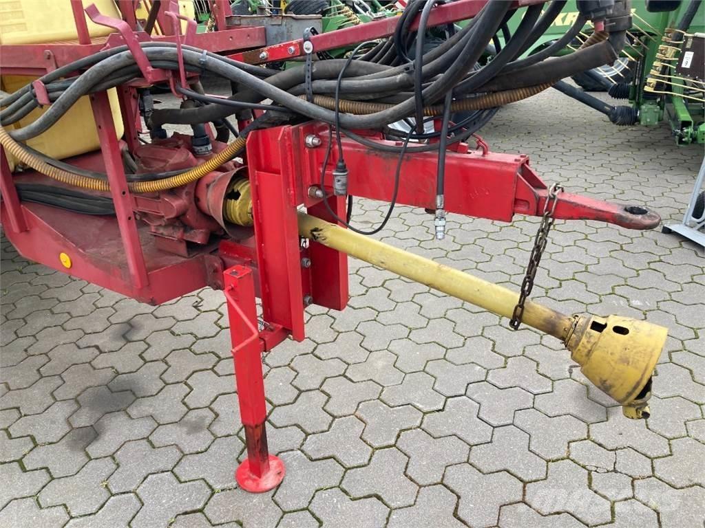 Hardi TYZ 2400 Pulverizadores rebocados