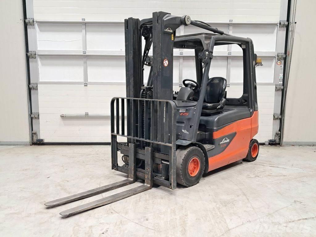 Linde E25L-01 Empilhadores eléctricos